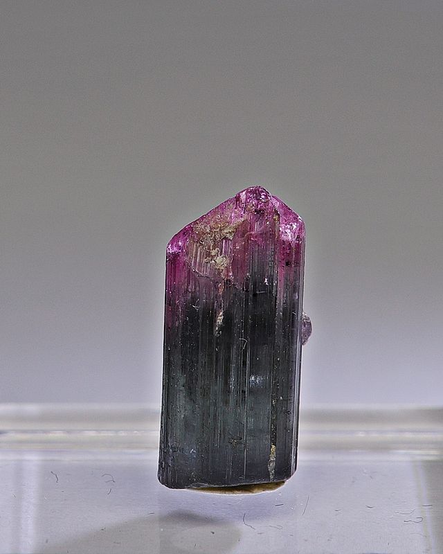 Elbaitt (turmalin), Jagindi, 6,8 karat