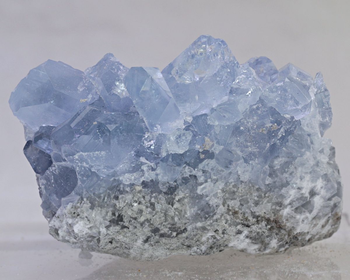 Cølestinkrystallgruppe fra Madagaskar