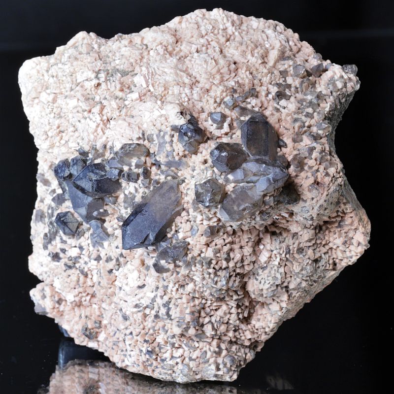 Røykkvarts/smokey quartz/morion med ortoklas, Hurum