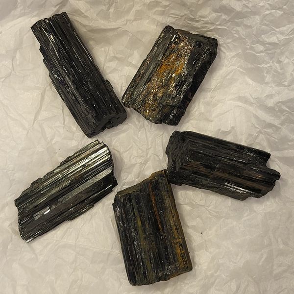 Hovedbilde Svart turmalin, rå (schörl), ca. 5 cm