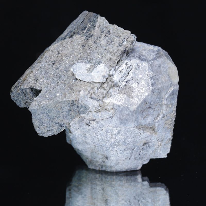 Hydroksylapatitt med hornblende, Oksøyekollen, Snarum