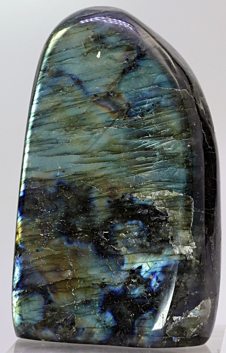 Labradoritt/spektrolitt, helslipt (labradorite, spectrolite)