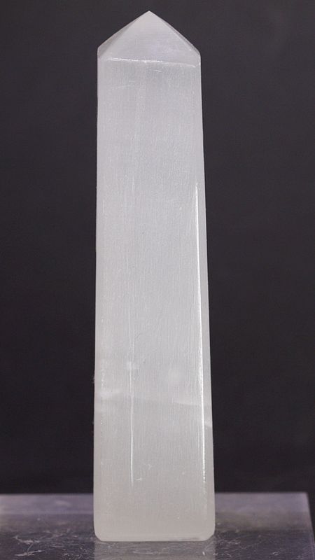 Båndkalsitt, tårn, obelisk