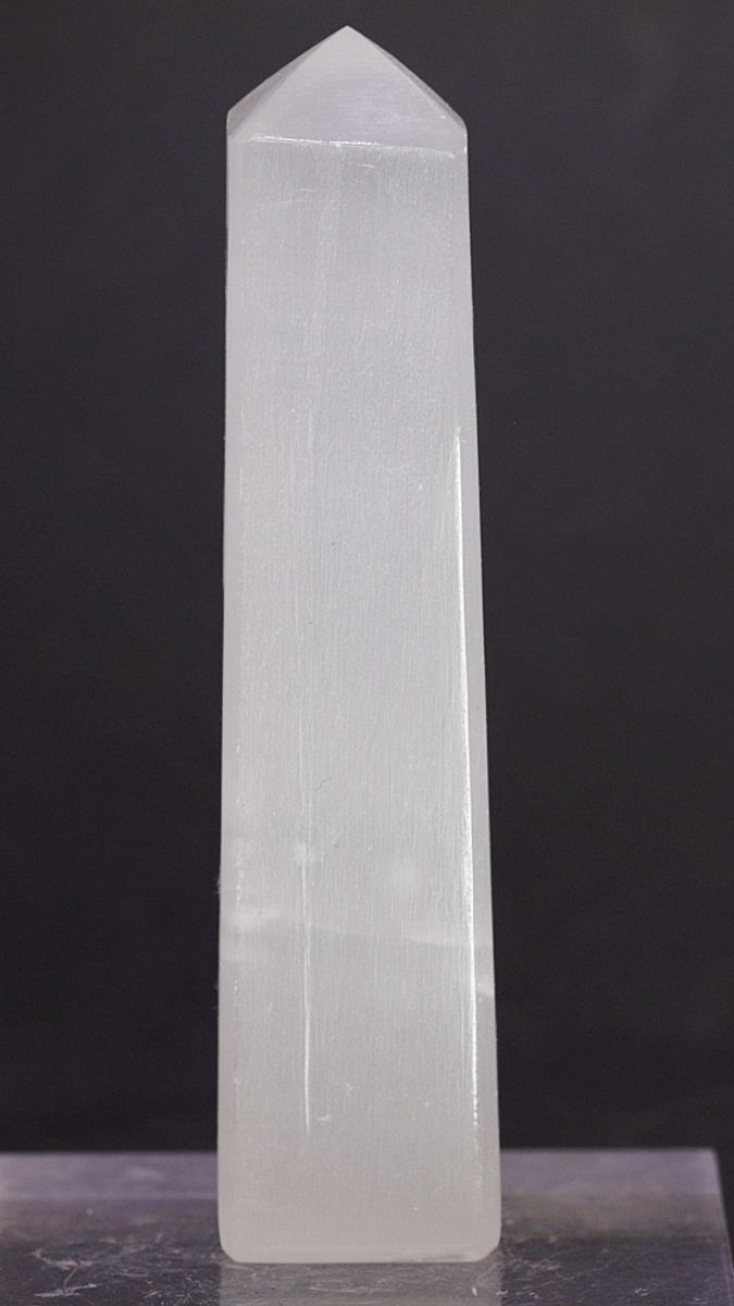 Båndkalsitt, tårn, obelisk