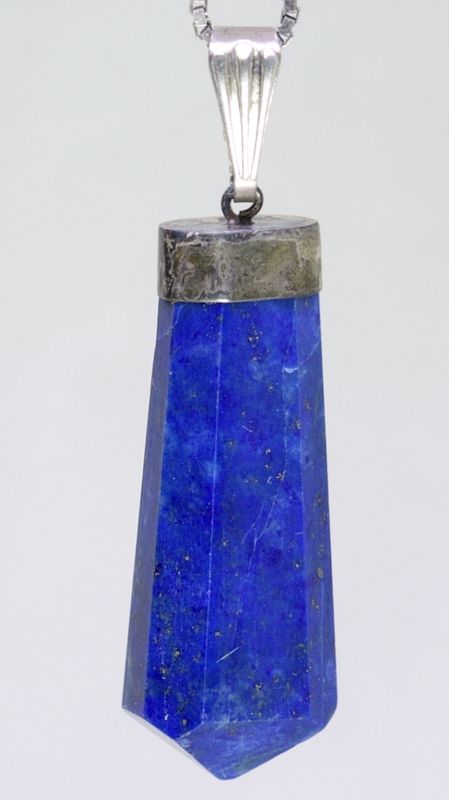 Lapis lazuli, anheng med polert stein