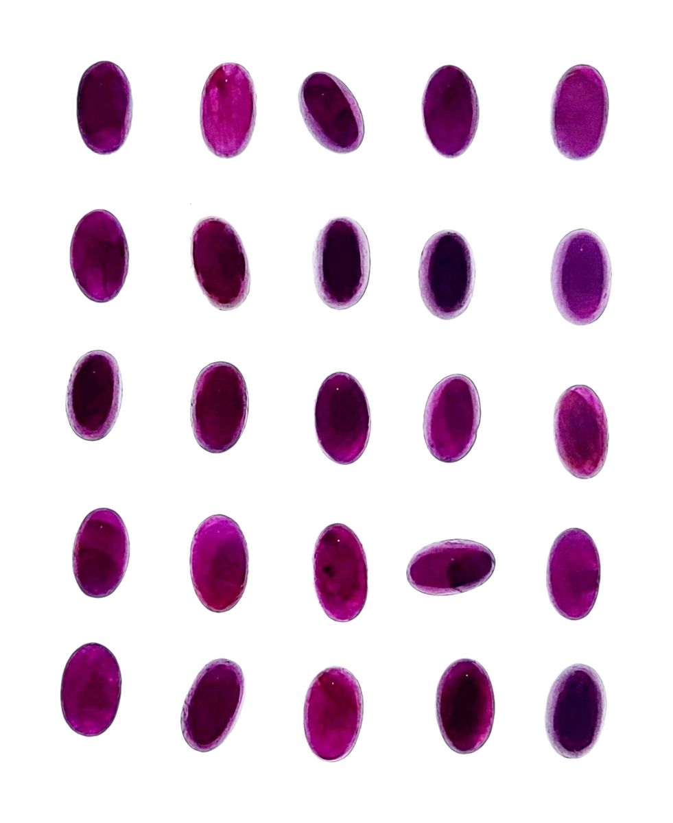 Cabochon, rubin (eng. ruby), 3 x 5 mm